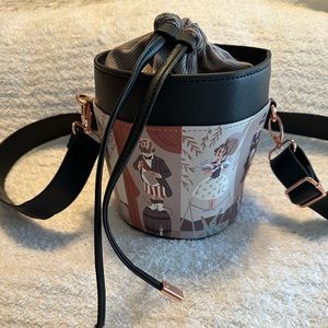 Disney Haunted Mansion Stretching Portrait Bucket Bag